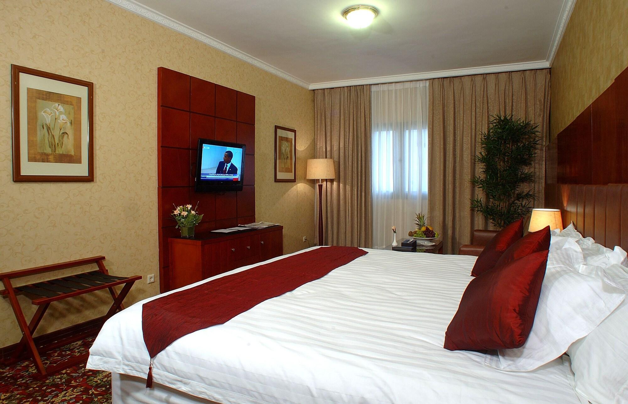 Shaza Regency Plaza Al Madinah Hotel Medina Exterior foto A room at the hotel