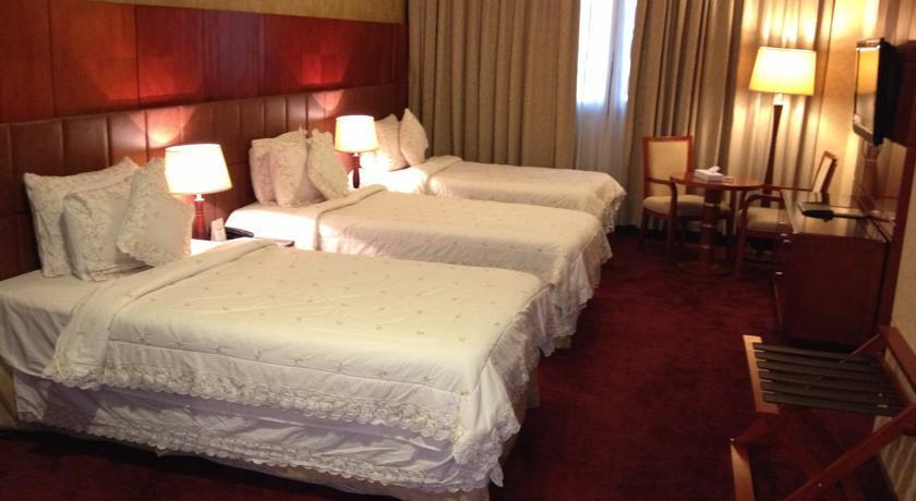 Shaza Regency Plaza Al Madinah Hotel Medina Exterior foto A room at the hotel