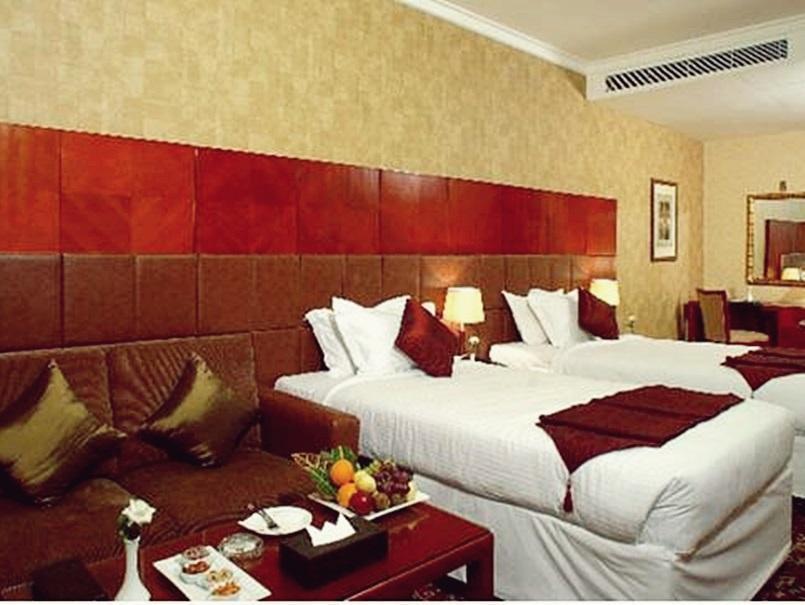 Shaza Regency Plaza Al Madinah Hotel Medina Exterior foto A room at the hotel